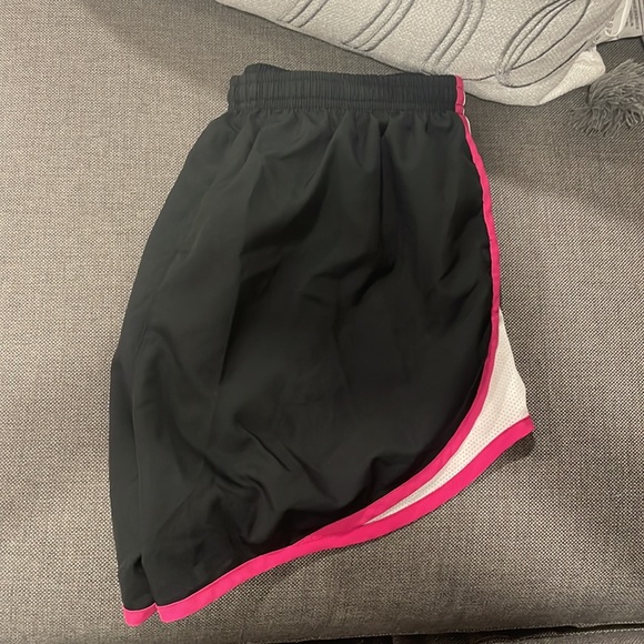 Nike Dri Fit Athletic Shorts Size M - Picture 3 of 4